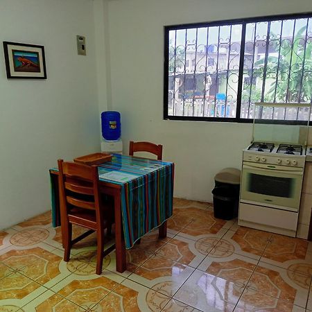 Teresita'S House Suites Con Cocina Privada Puerto Baquerizo Moreno Exterior photo
